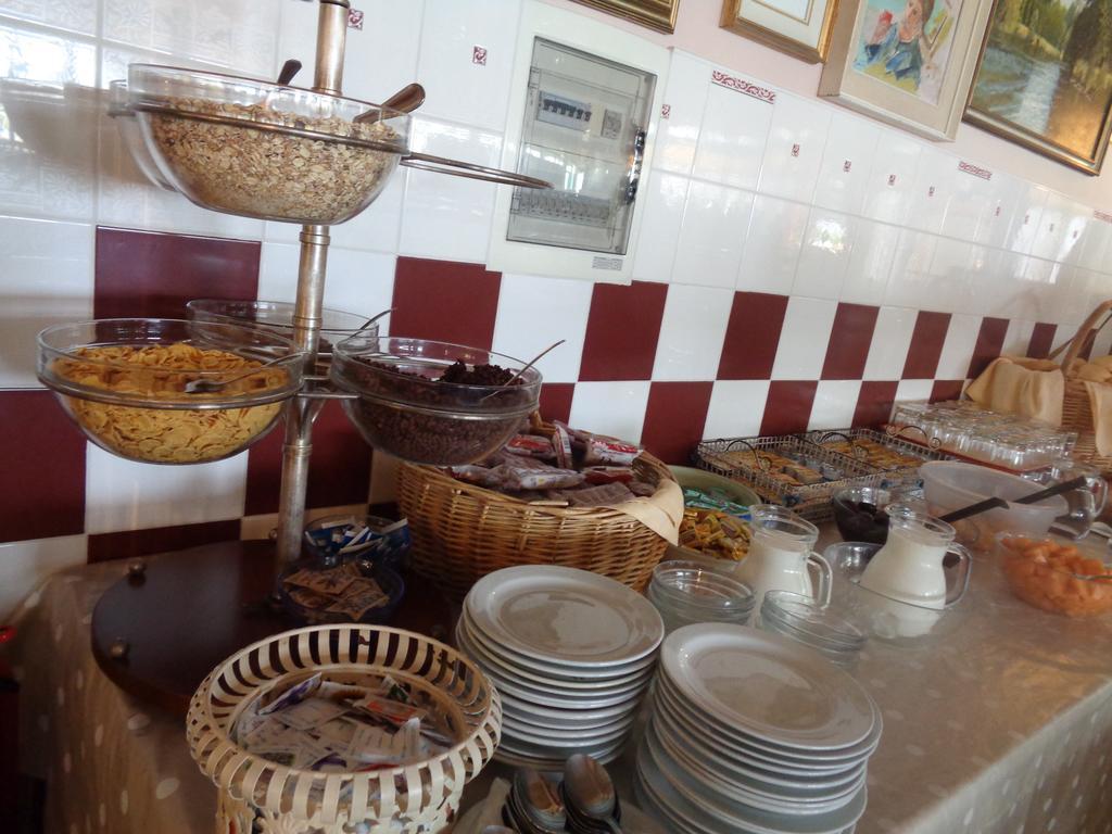 Continental Hotel 3*